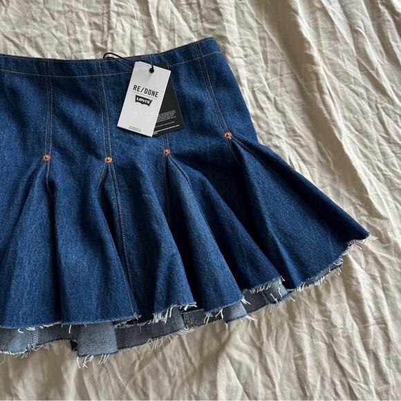 SALE💝 RE/DONE + Levi’s Reconstructed Flounce Skirt—NWT - Picture 2 of 8